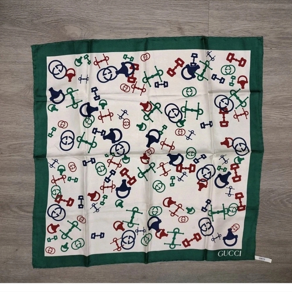 Vintage Gucci Horse Bit Print 100% Silk Scarf Made In Italy Scarve